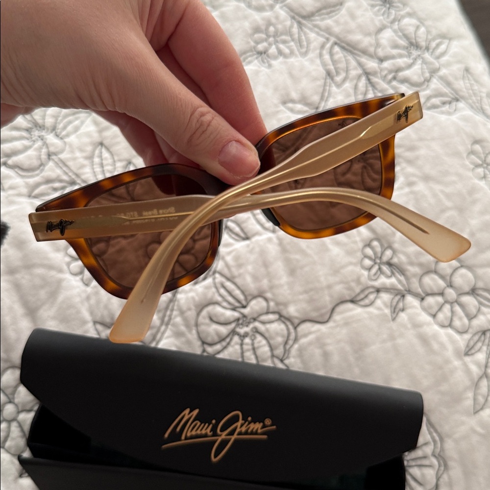 New Maui Jim Black Sunglasses Holder and sunglasses - Picture 3 of 8
